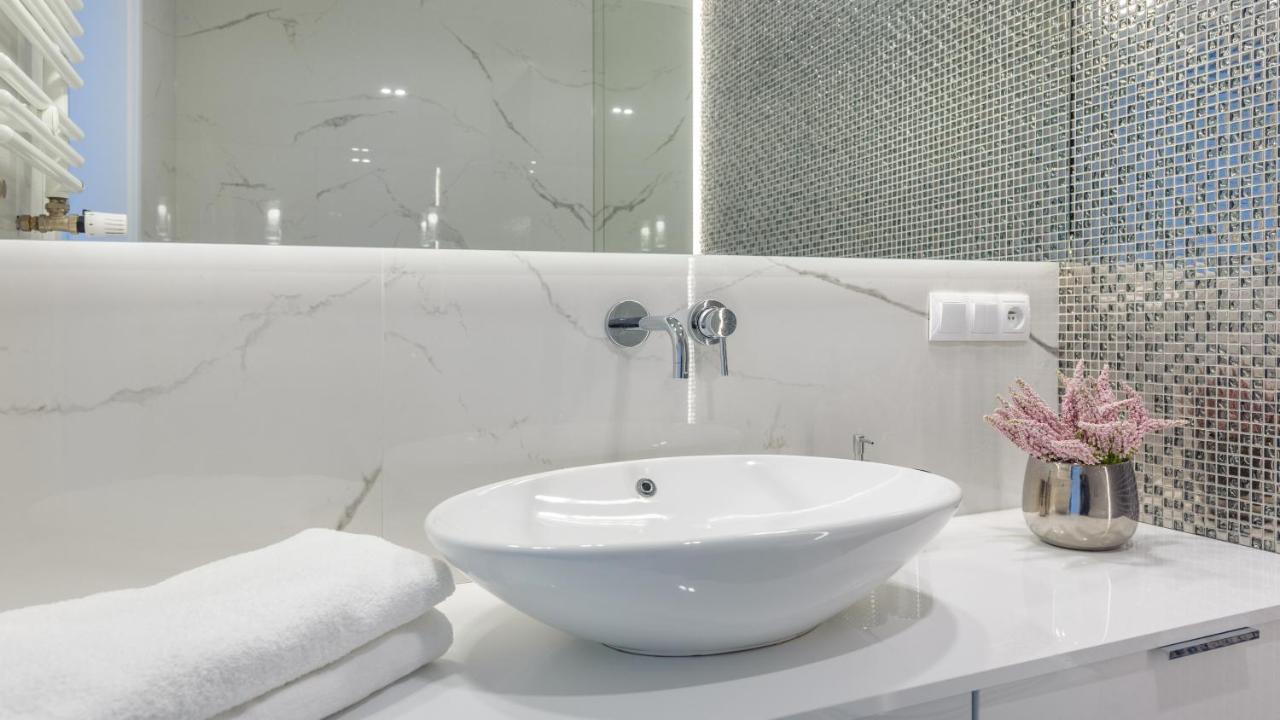 Apartamenty Kasprowicza Z Basenem I Parkingiem W Cenie - Holiday City Kolobrzeg Ngoại thất bức ảnh