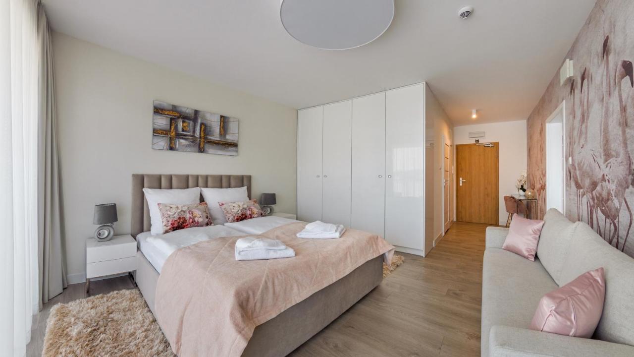 Apartamenty Kasprowicza Z Basenem I Parkingiem W Cenie - Holiday City Kolobrzeg Ngoại thất bức ảnh